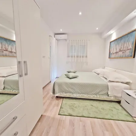 City Ana Apartman *